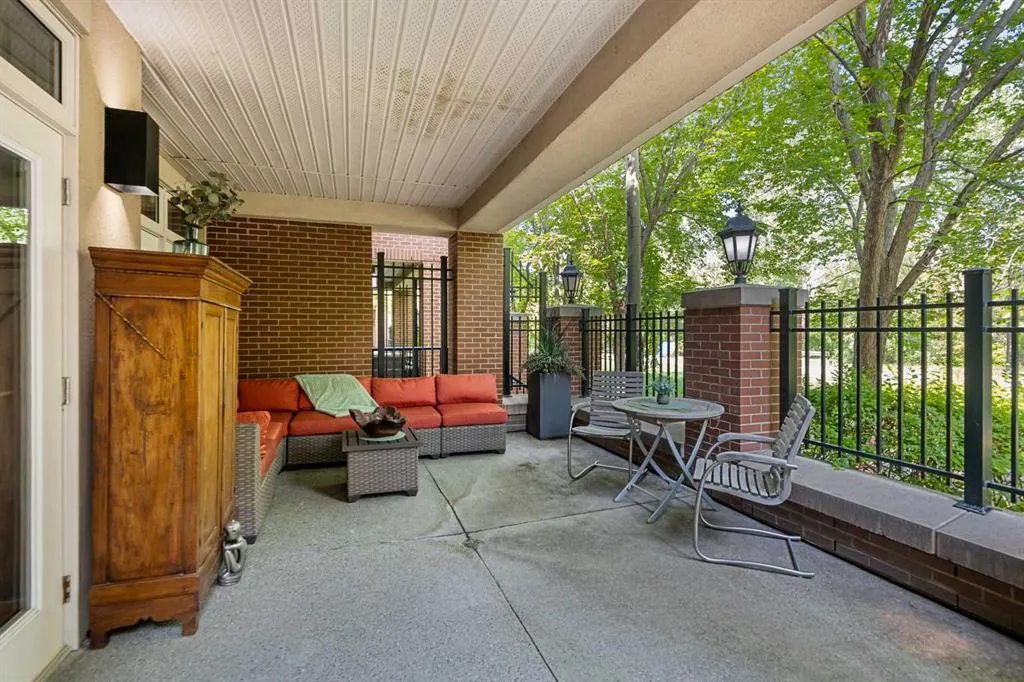 670 PRINCETON Way SW, #105