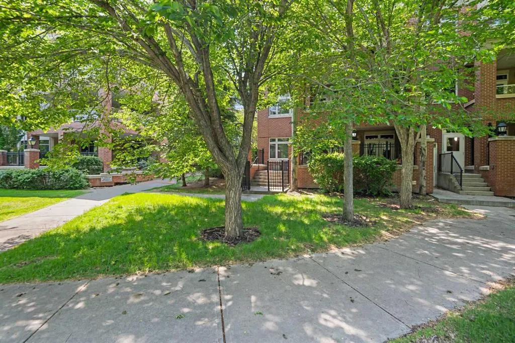 670 PRINCETON Way SW, #105