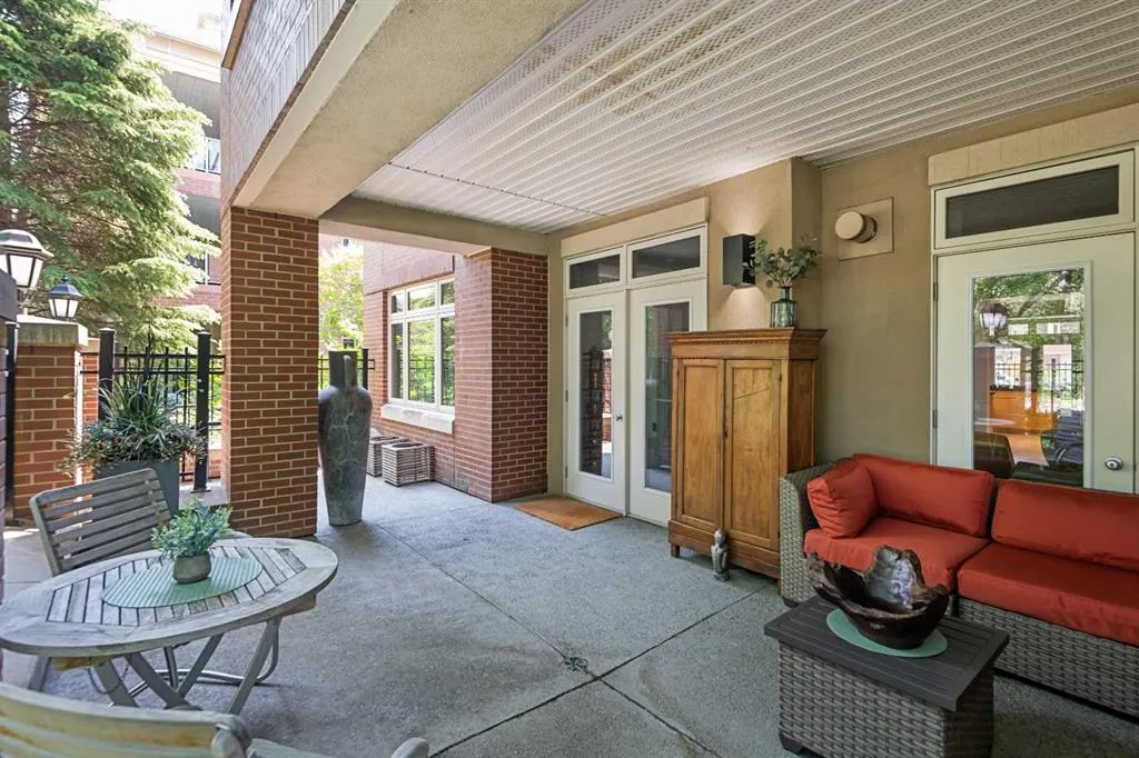 670 PRINCETON Way SW, #105