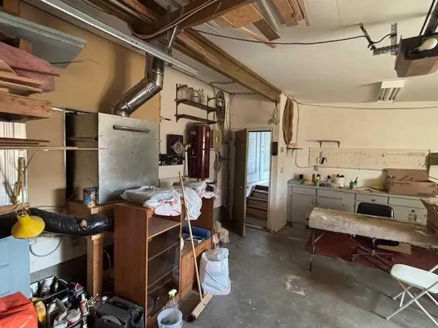 15 Willow Road W