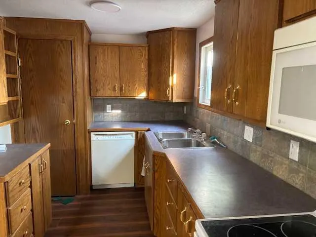 15 Willow Road W