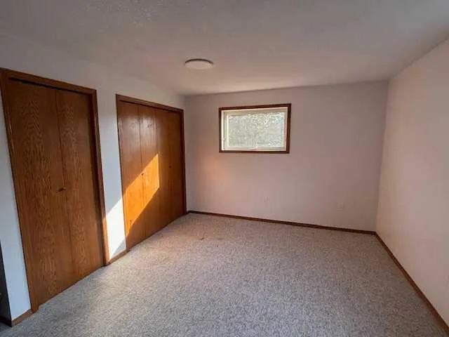 15 Willow Road W