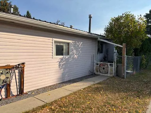 15 Willow Road W
