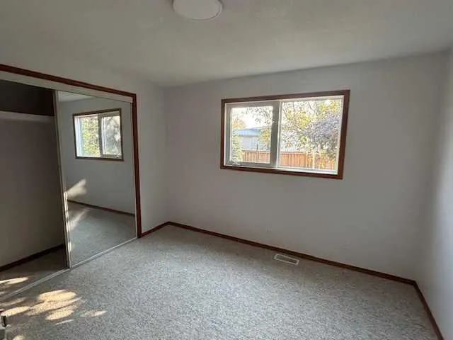15 Willow Road W