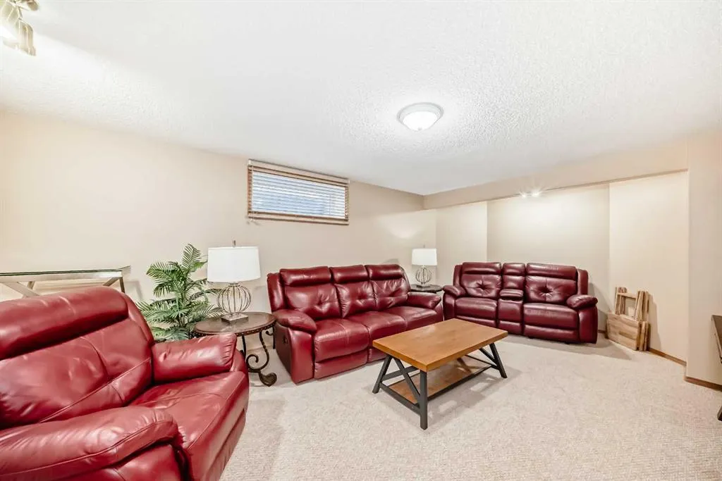 1619 Thorburn Drive SE