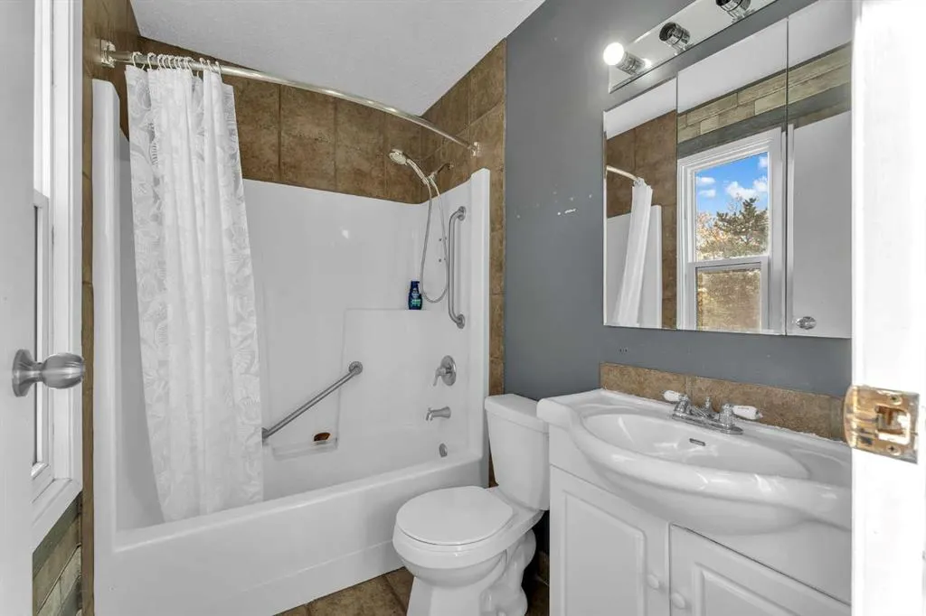 233081 Glenmore View Road