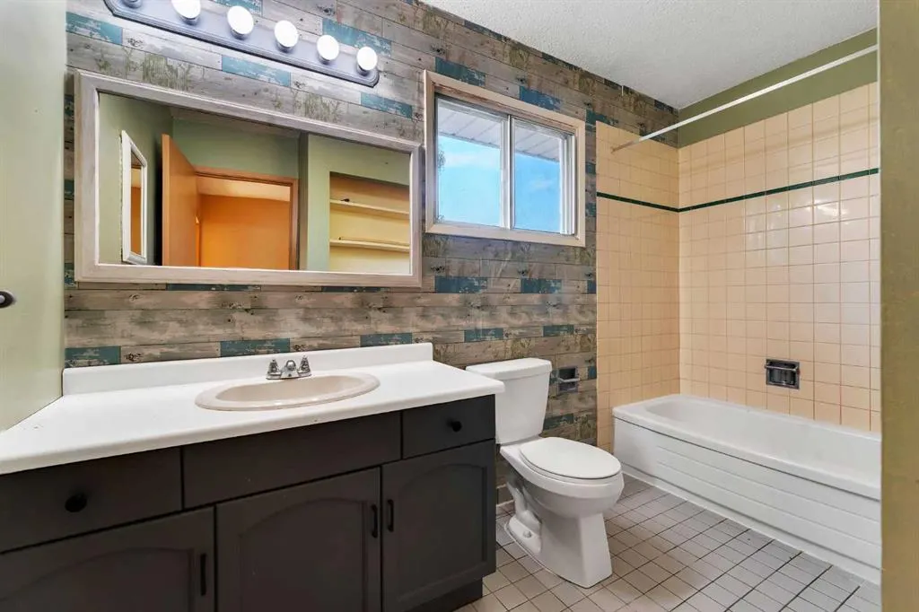 233081 Glenmore View Road