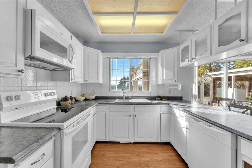 233081 Glenmore View Road