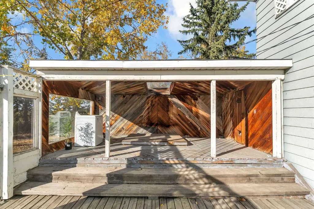 233081 Glenmore View Road