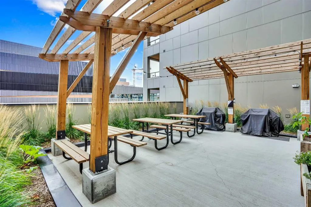 3932 University Avenue NW, #214
