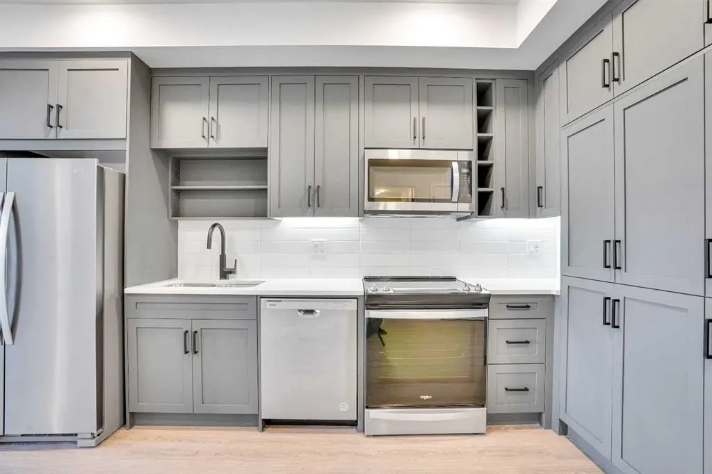 3932 University Avenue NW, #214