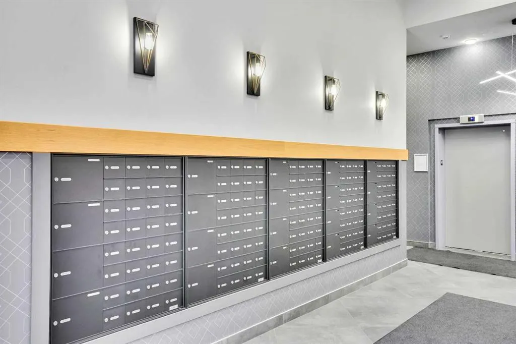 3932 University Avenue NW, #214