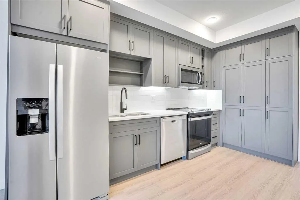 3932 University Avenue NW, #214