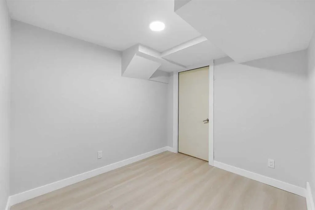 281 Yorkville Road SW