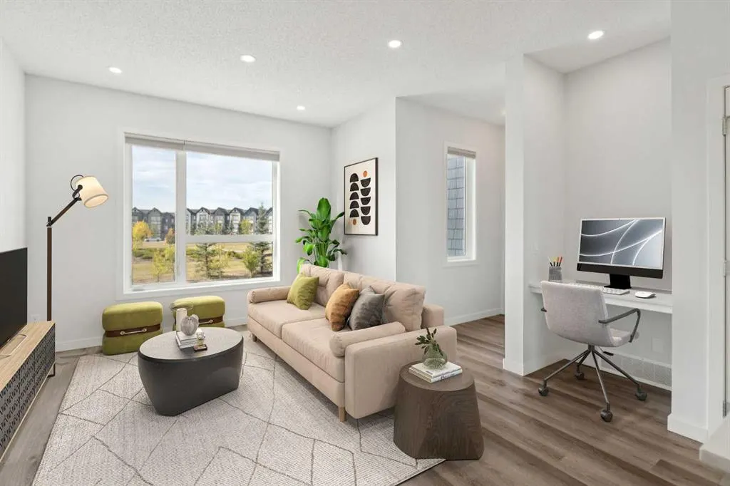 54 Evanscrest Manor NW