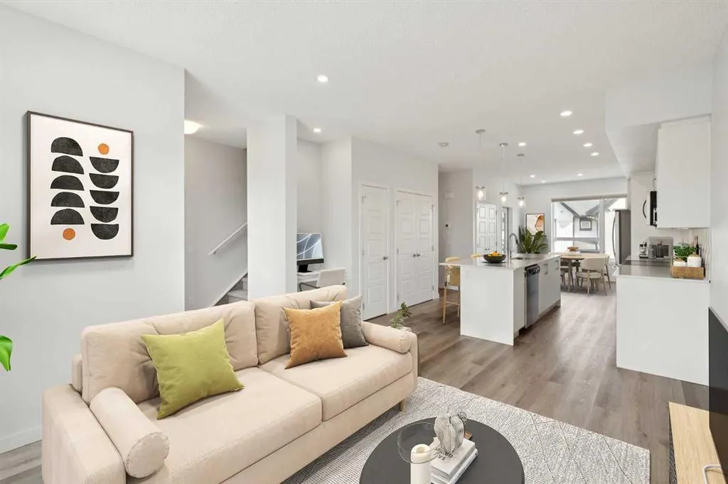 54 Evanscrest Manor NW