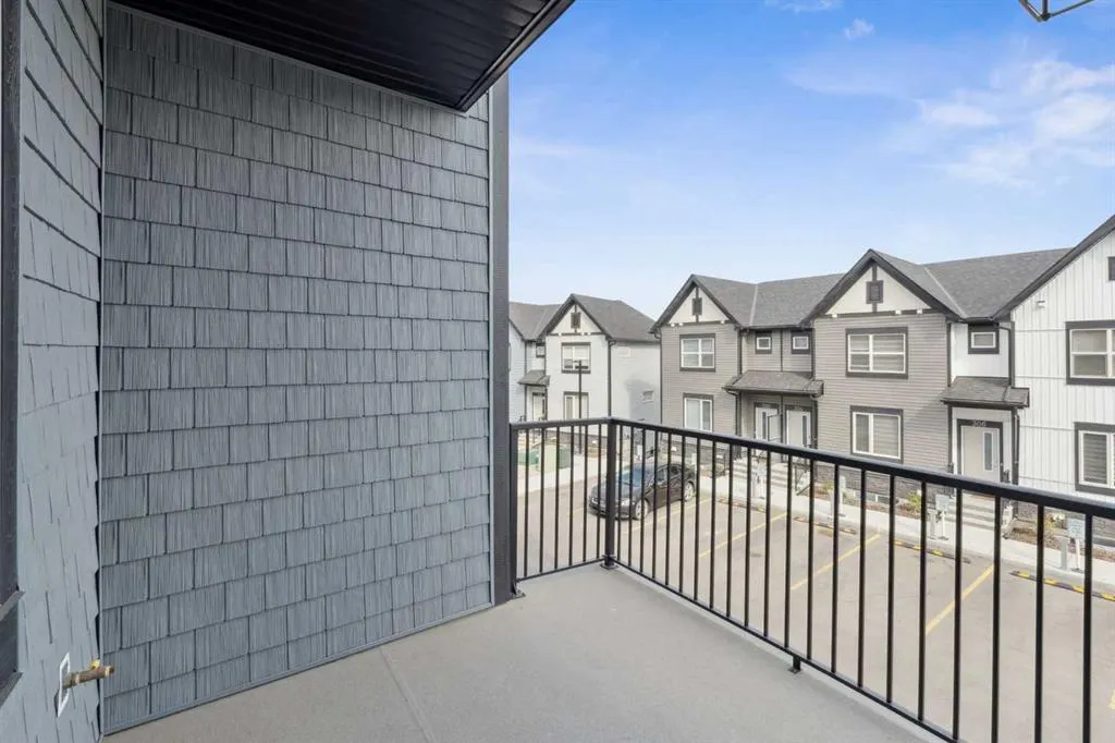 54 Evanscrest Manor NW
