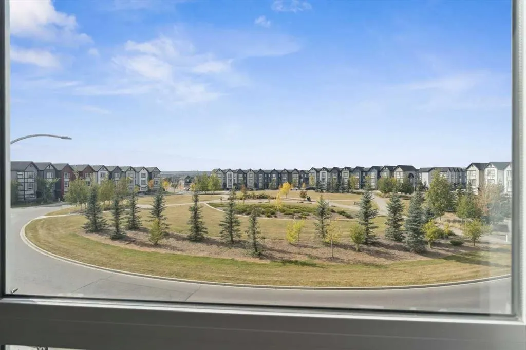 54 Evanscrest Manor NW