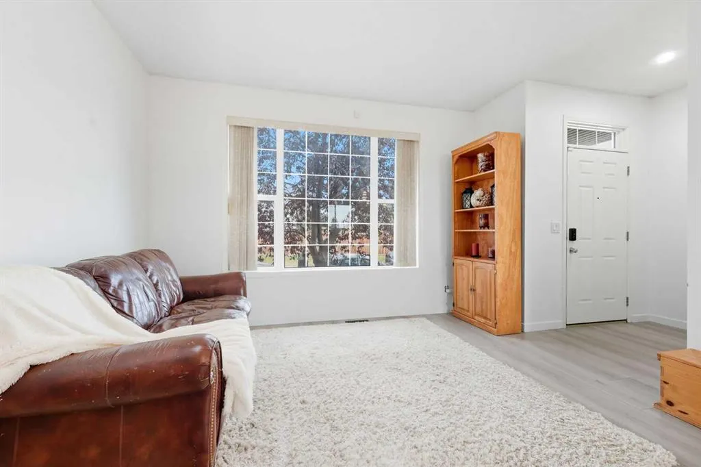47 Covemeadow Close NE
