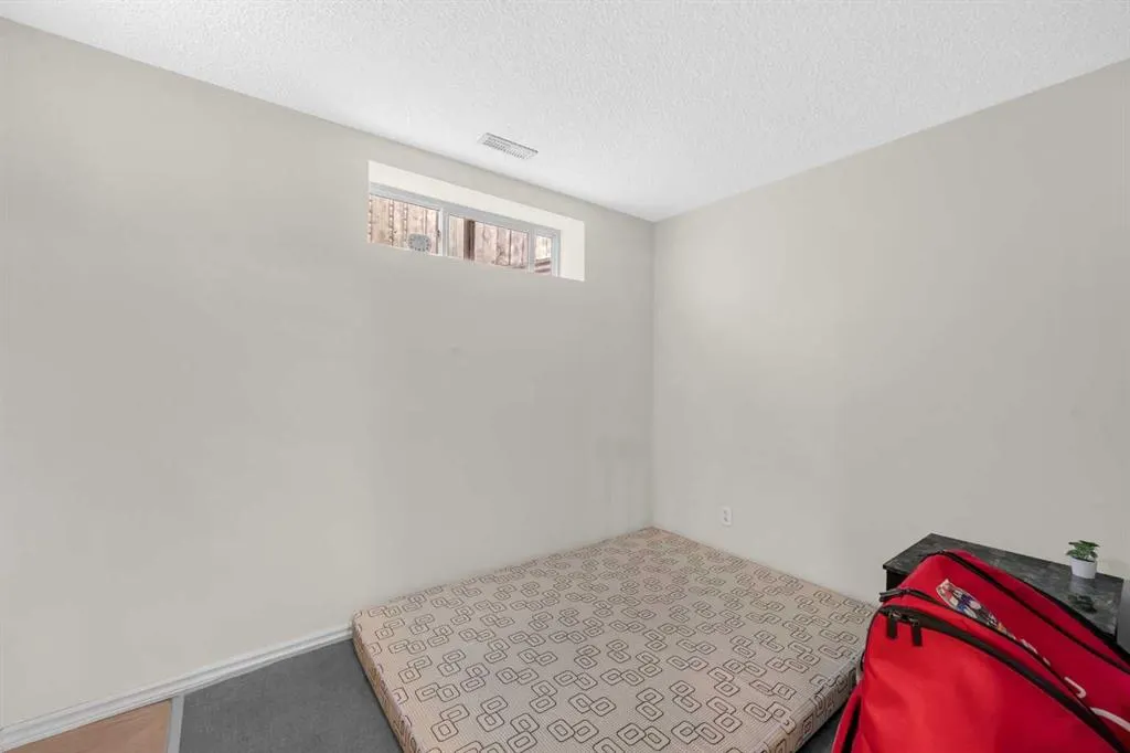 4 Saddlecreek Terrace NE