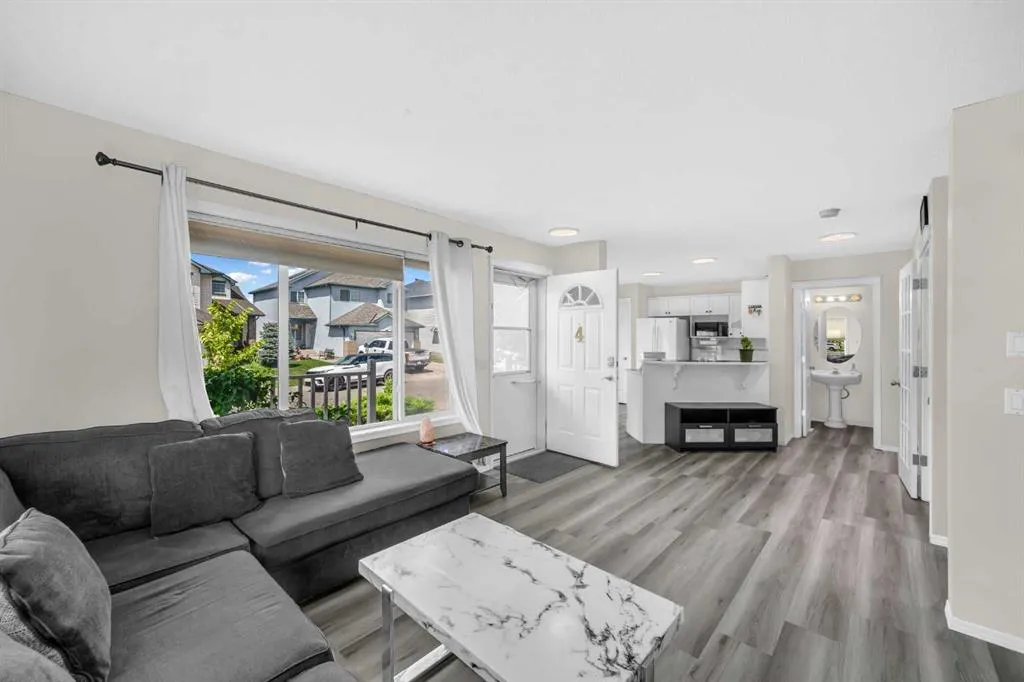 4 Saddlecreek Terrace NE