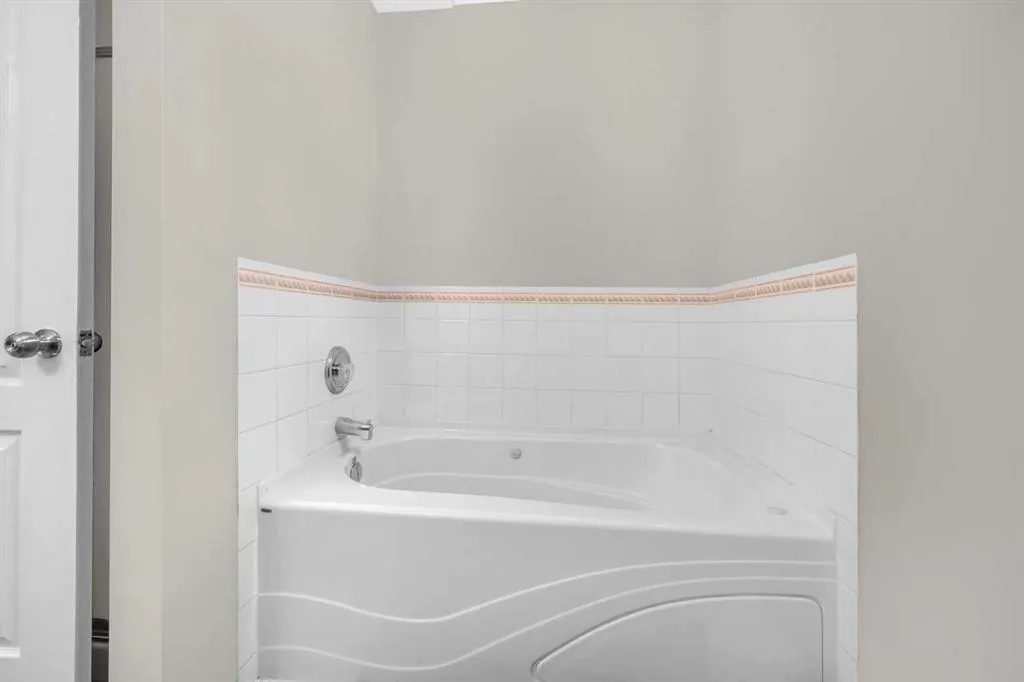 4 Saddlecreek Terrace NE
