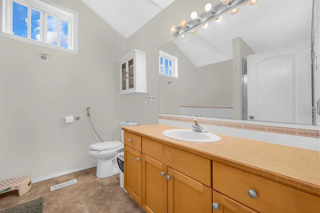 4 Saddlecreek Terrace NE
