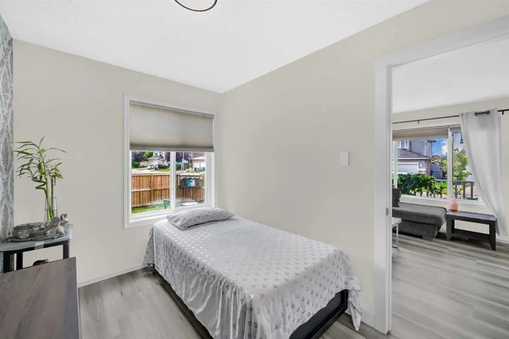 4 Saddlecreek Terrace NE