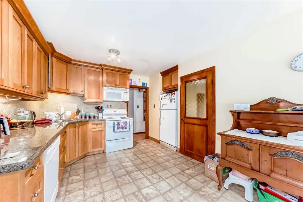 59 Rosewood Road NW