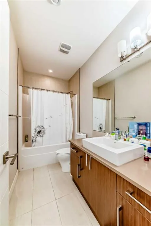 924 3 Avenue NW, #2
