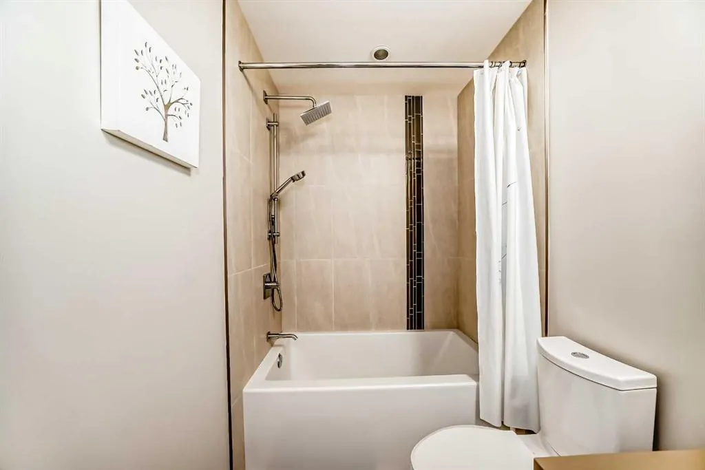 924 3 Avenue NW, #2