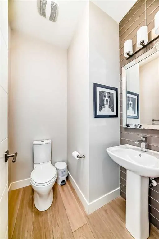 924 3 Avenue NW, #2
