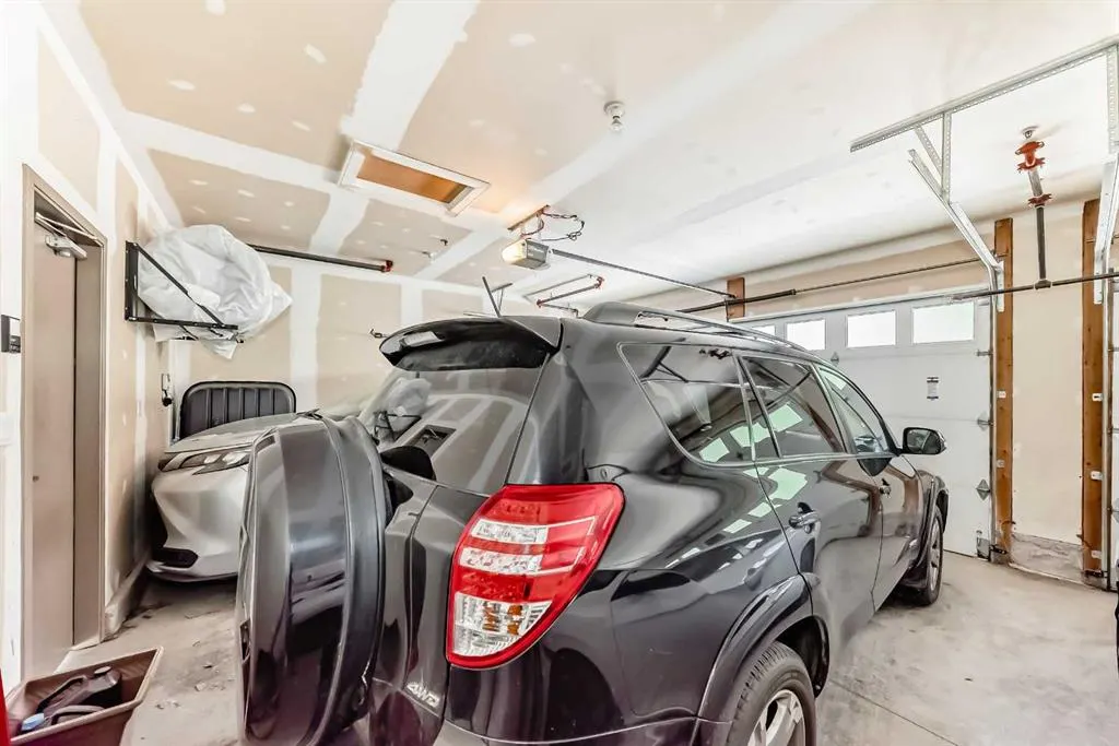 924 3 Avenue NW, #2