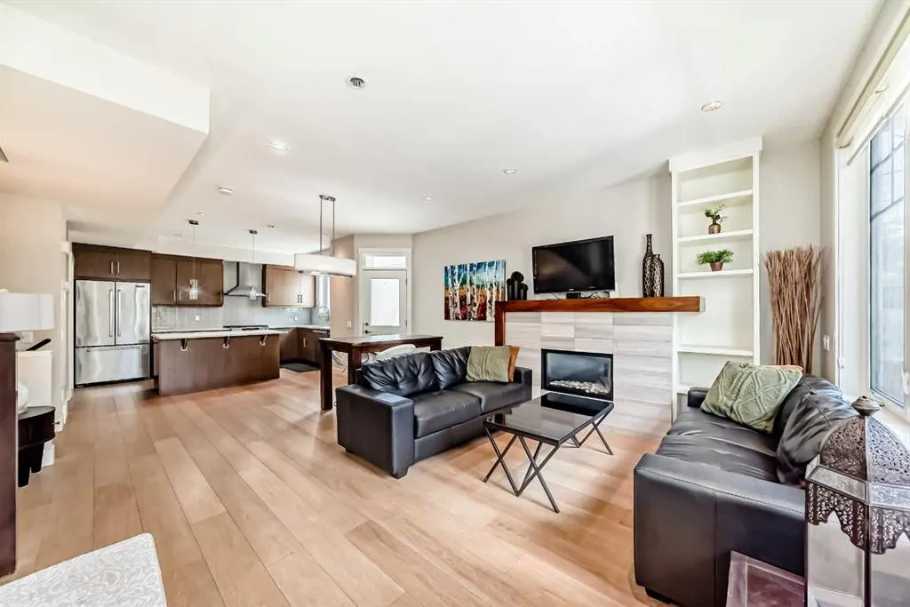 924 3 Avenue NW, #2