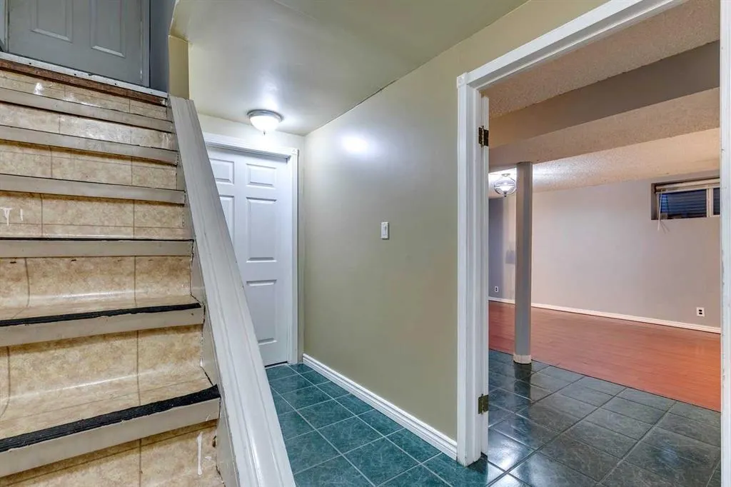 100 Allandale Close SE