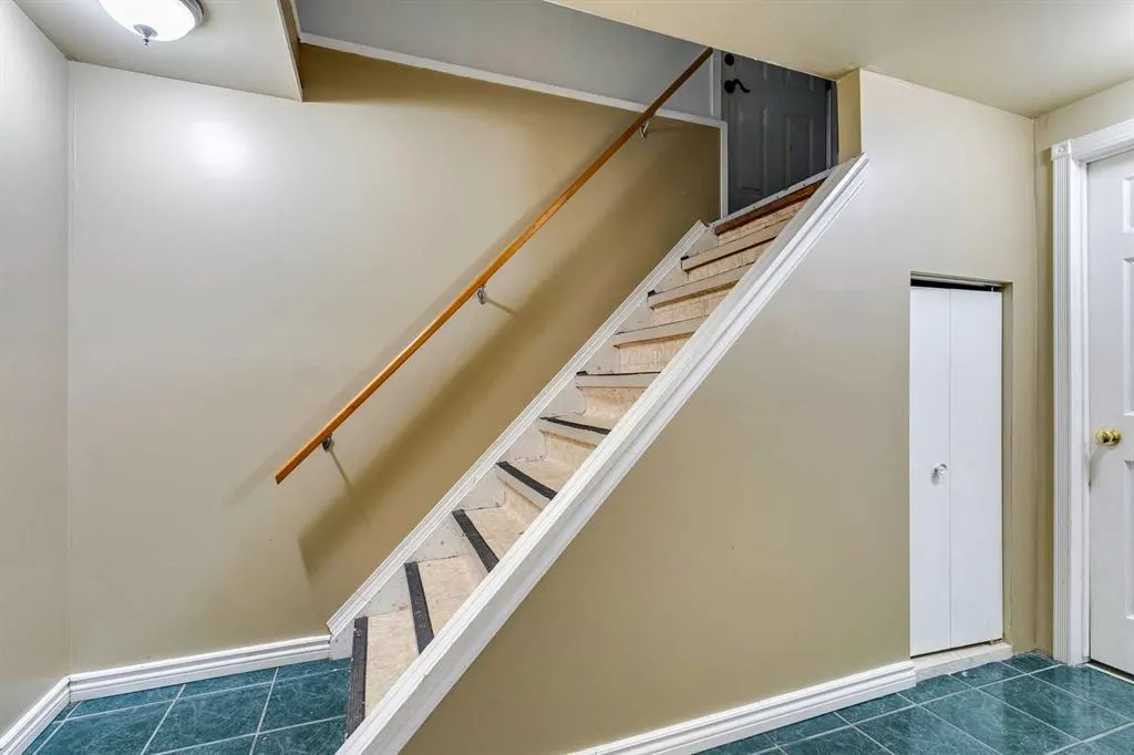 100 Allandale Close SE