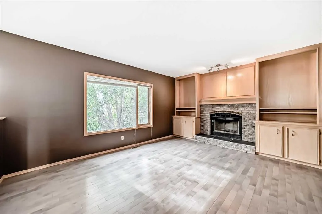 135 Canterbury Court SW