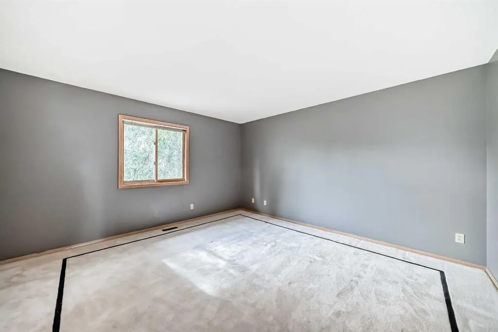 135 Canterbury Court SW
