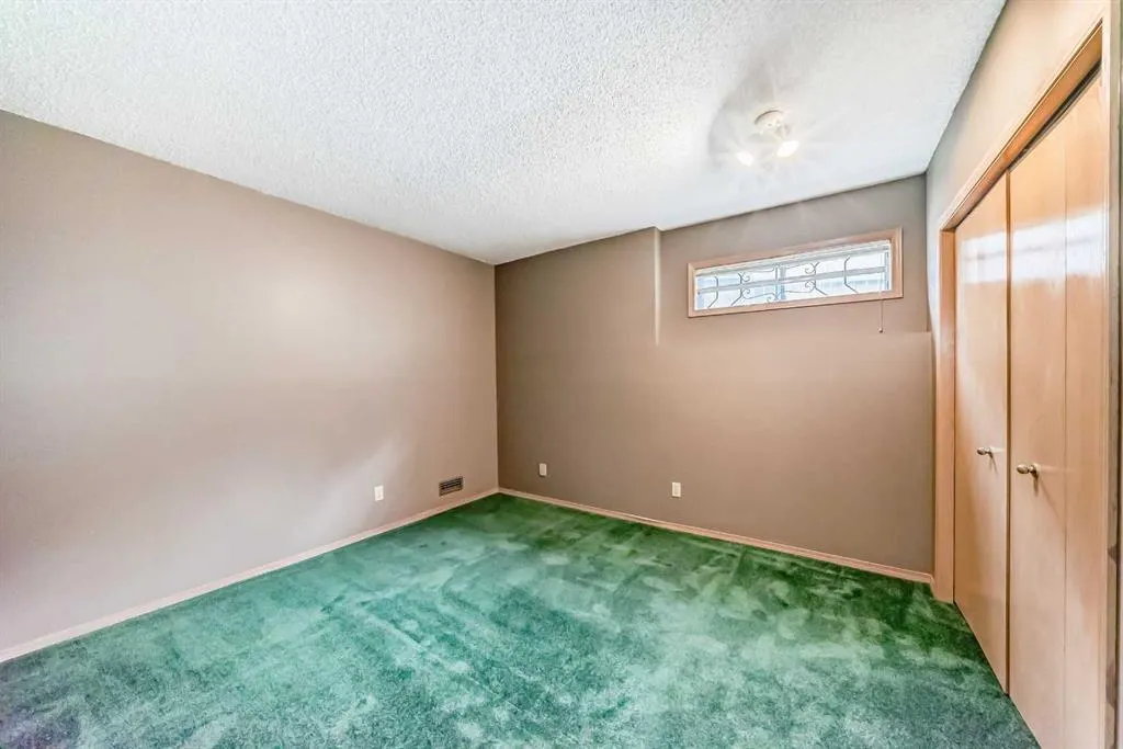135 Canterbury Court SW