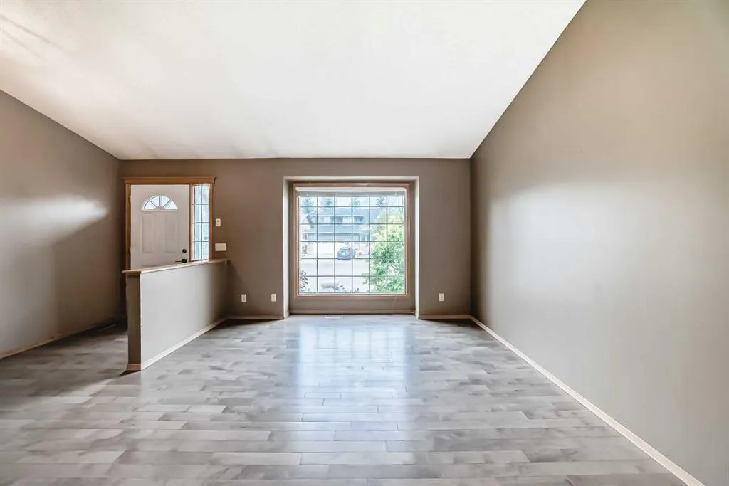 135 Canterbury Court SW