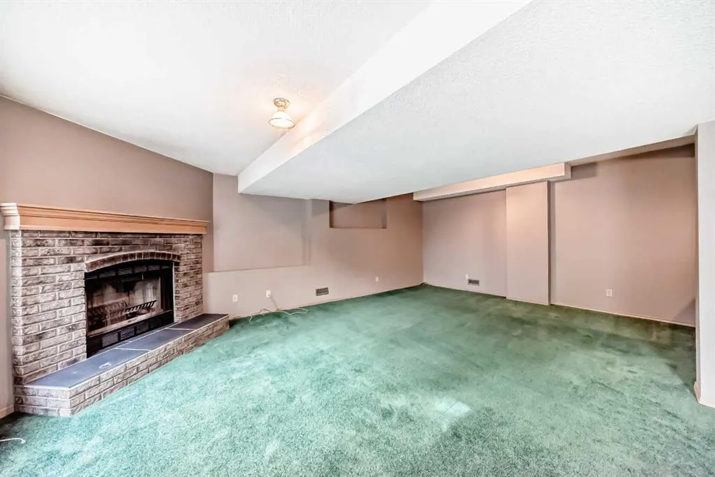 135 Canterbury Court SW