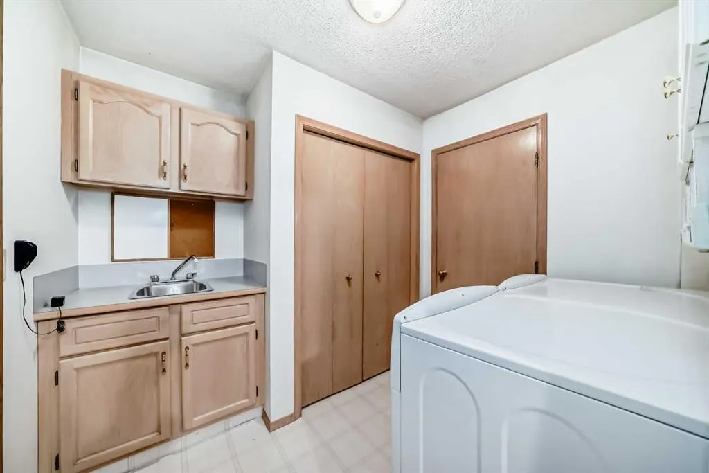 135 Canterbury Court SW
