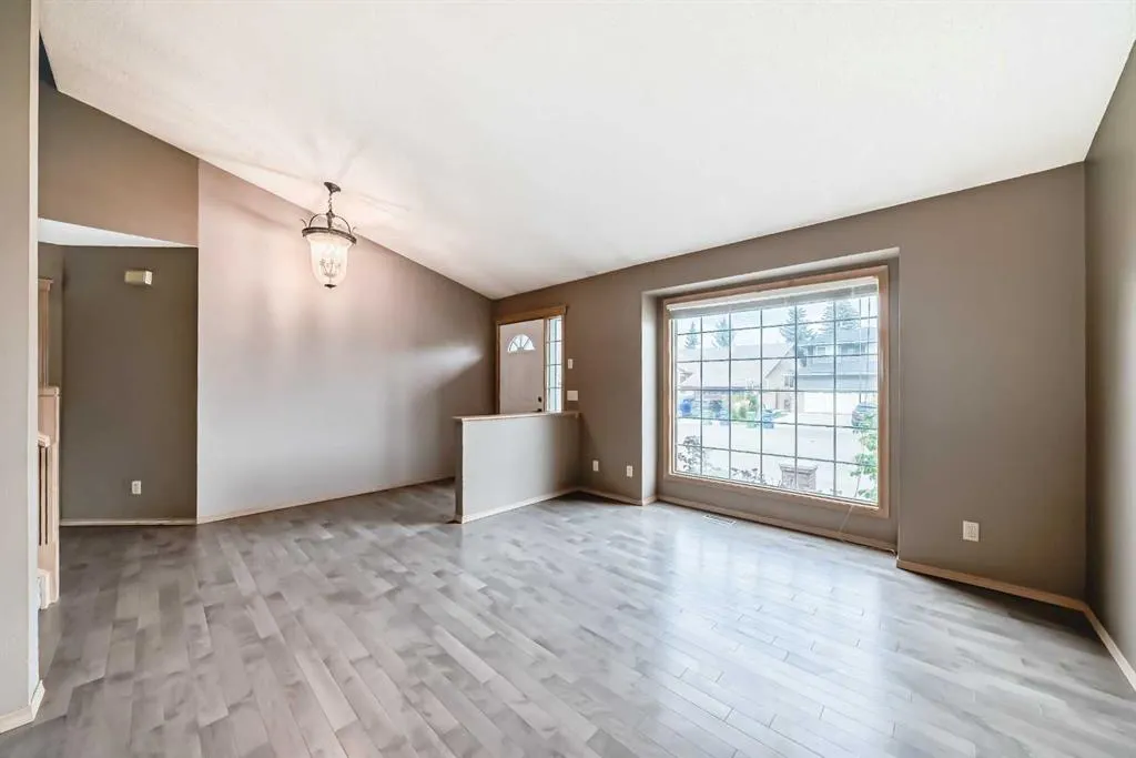 135 Canterbury Court SW