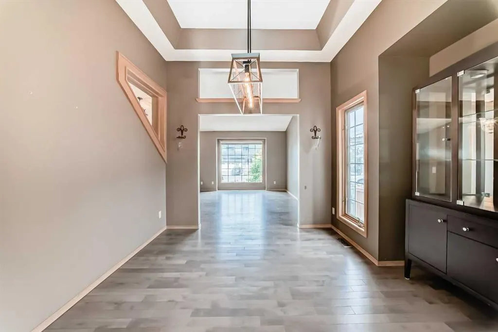 135 Canterbury Court SW