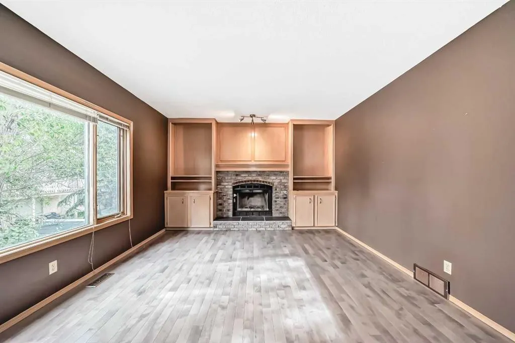 135 Canterbury Court SW