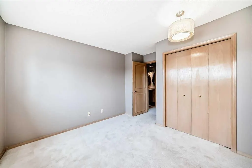 135 Canterbury Court SW