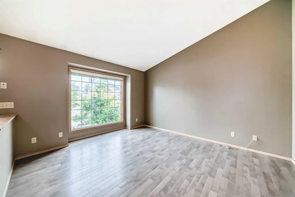 135 Canterbury Court SW