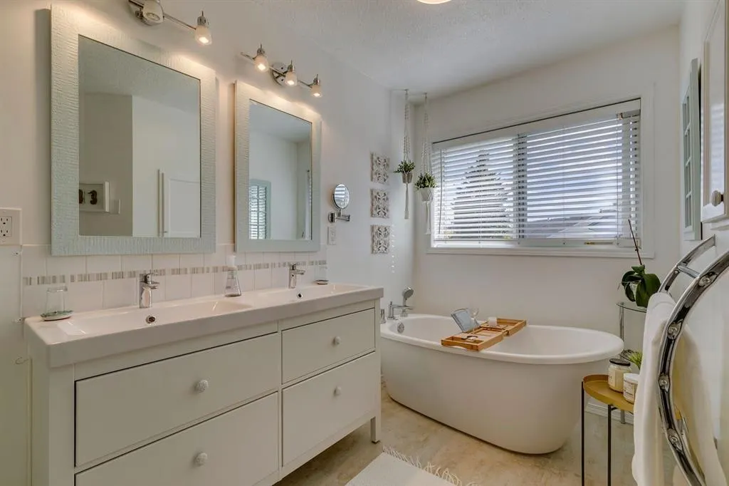 1145 Sunlake Link SE