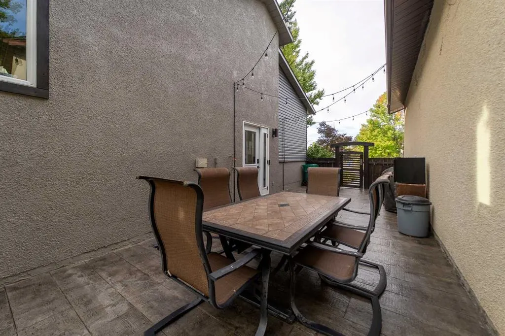 826 Columbia Boulevard W