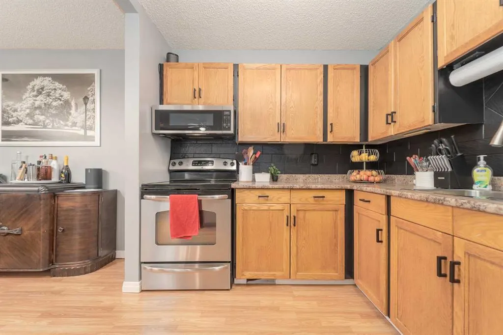 826 Columbia Boulevard W